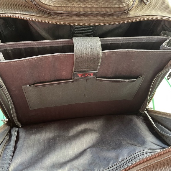 TUMI 2 wheel Brown Carry-On - Picture 15 of 15